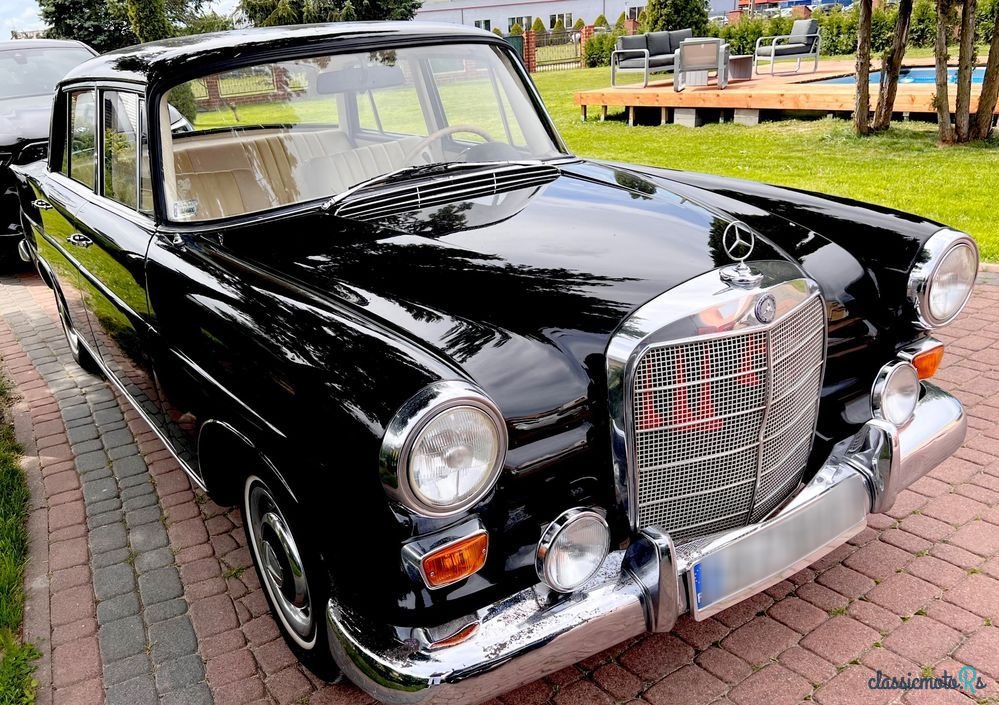 1966' Mercedes-Benz W110 photo #1