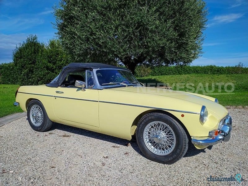 1972' MG MGB photo #4