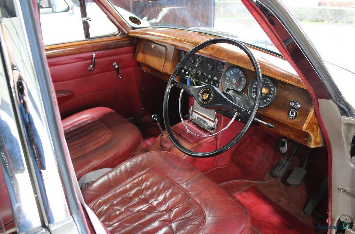 1966' Jaguar Mk2 photo #1