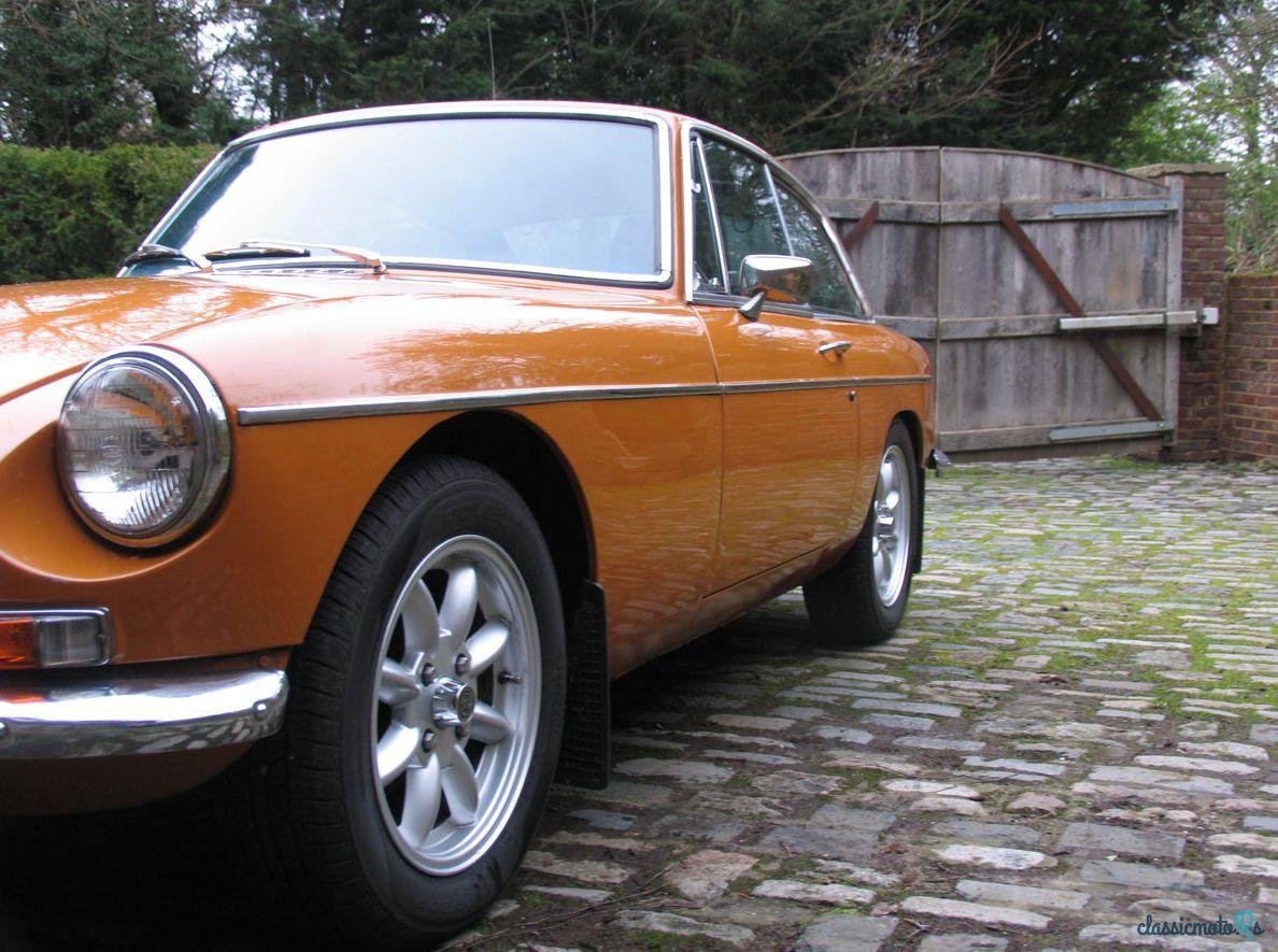 1974' MG Mgb Gt photo #2
