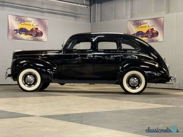 1940' Ford Deluxe photo #3