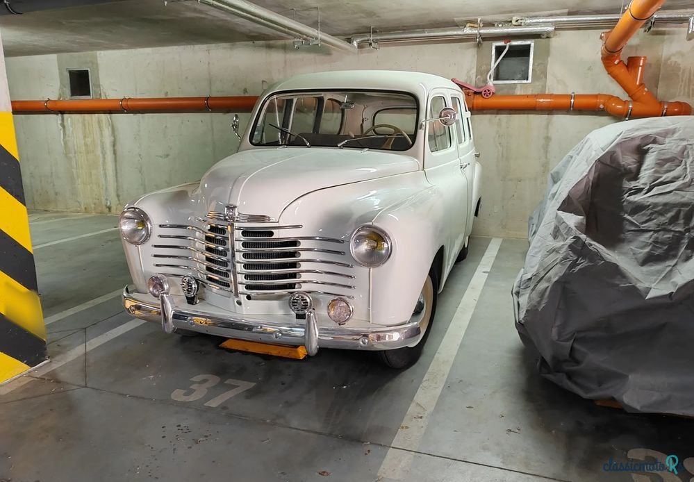 1952' Renault Colorale photo #1