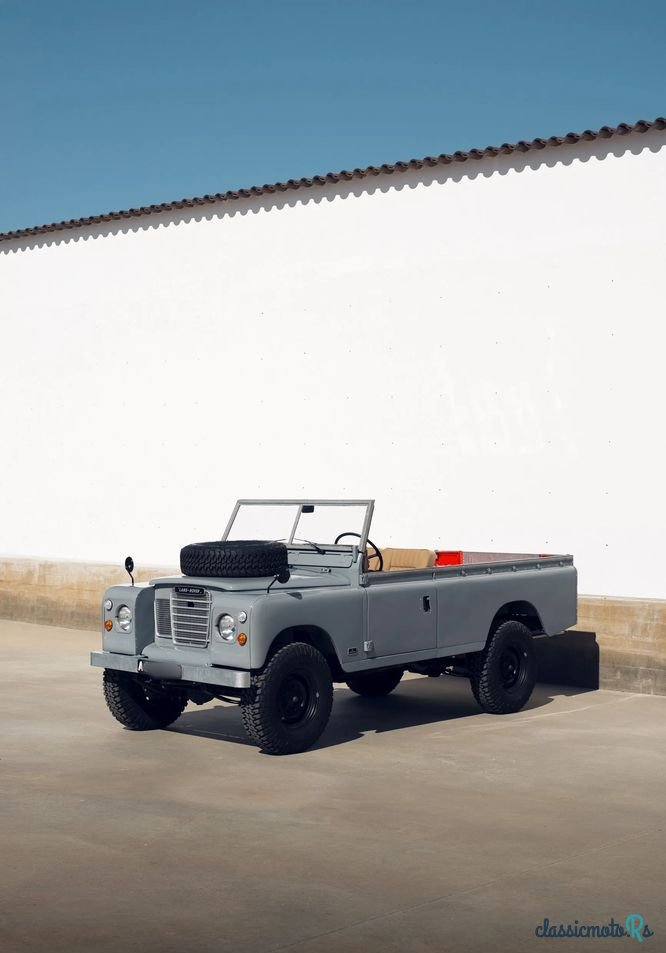 1973' Land Rover Serie III photo #1