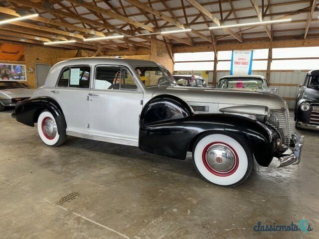 1940' Cadillac Fleetwood photo #5