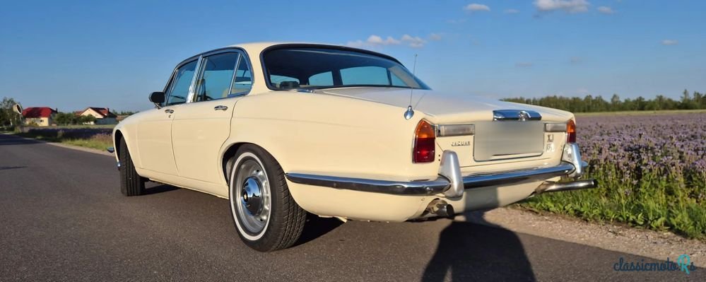 1977' Jaguar XJ photo #3