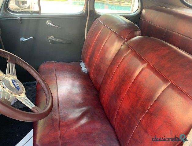 1946' Ford Deluxe photo #4