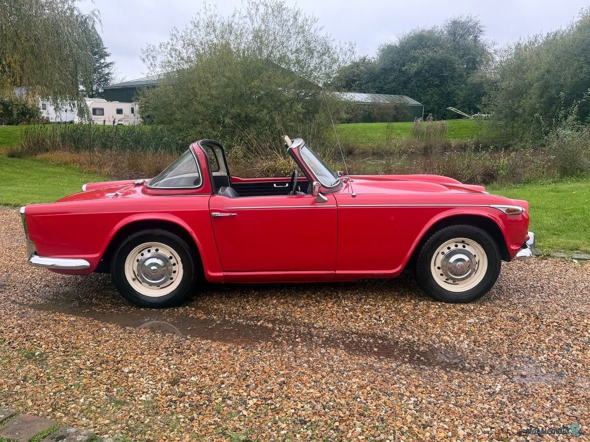 1967' Triumph TR4 photo #6