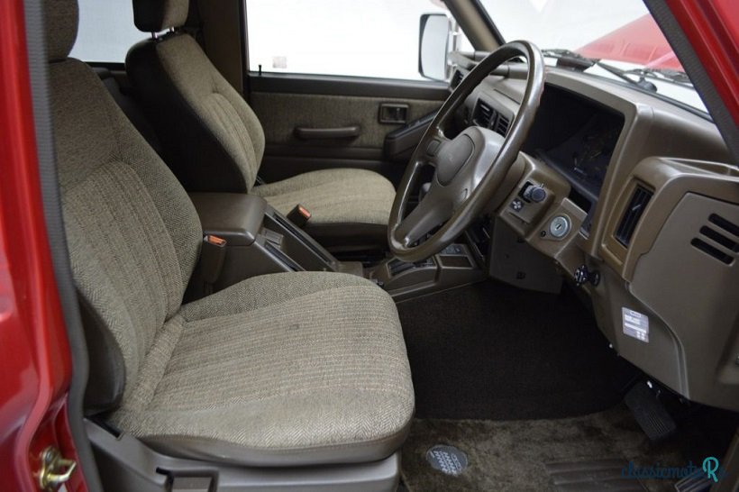 1989' Nissan Safari photo #4