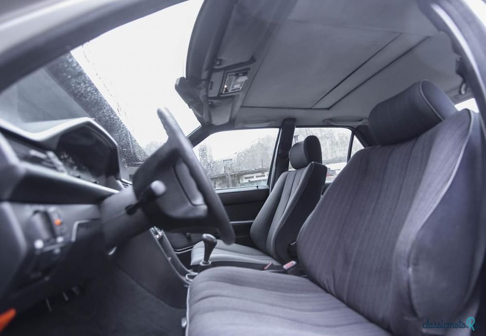 1986' Mercedes-Benz 250 photo #5