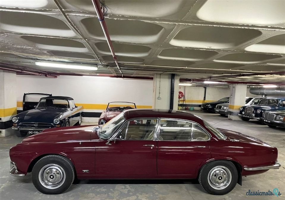 1969' Jaguar XJ photo #3