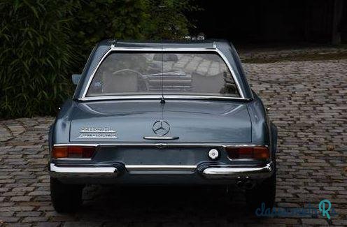 1970' Mercedes-Benz 280 Sl Roadster photo #2