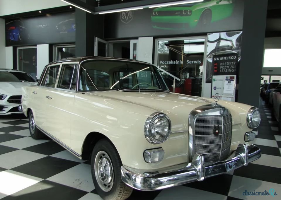 1966' Mercedes-Benz W110 photo #5