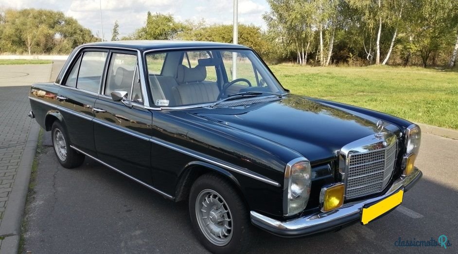 1976' Mercedes-Benz W115 photo #1