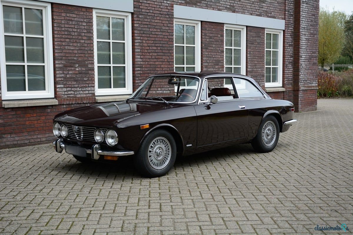 1974' Alfa Romeo Gtv 2000 photo #4