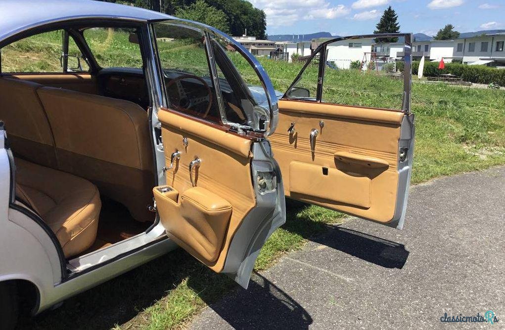 1969' Jaguar Daimler photo #1