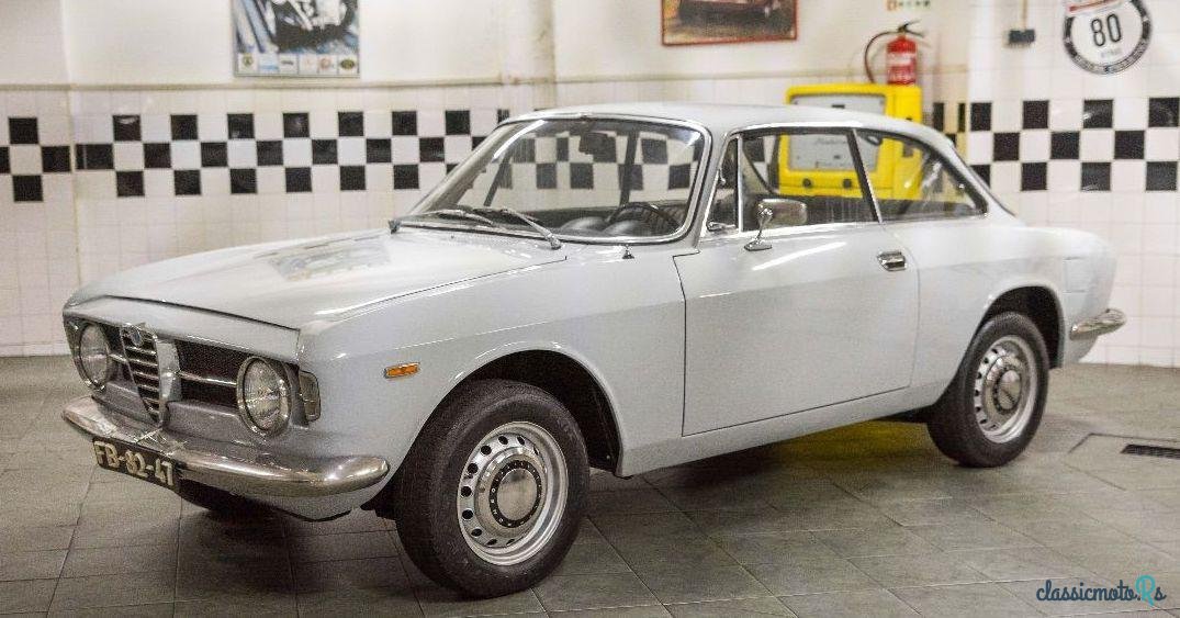 1970' Alfa Romeo Gt 1300 Junior «Scalino» photo #2