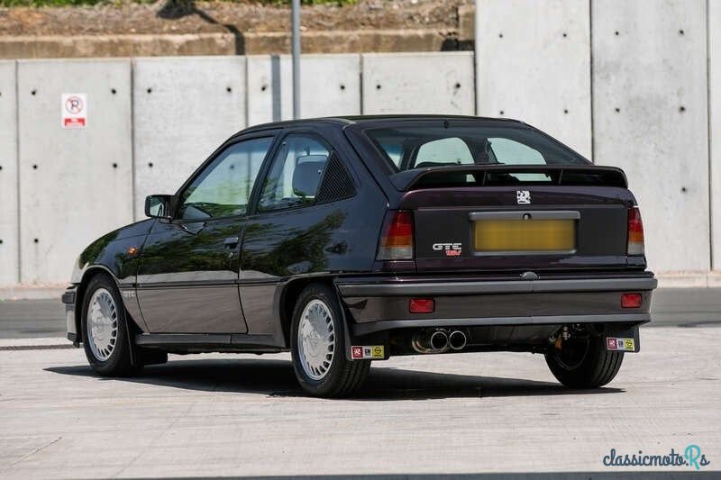 1988' Vauxhall Astra photo #4