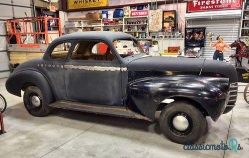 1940' Oldsmobile Custom Cruiser Business Coupe photo #2