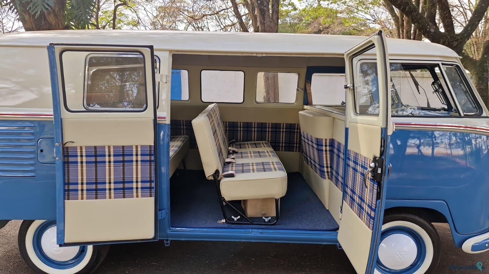 1962' Volkswagen Coccinelle T1 splitwindow bus photo #4