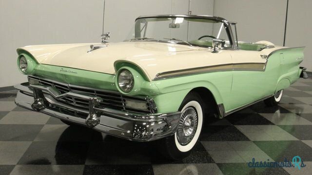 1957' Ford Fairlane photo #4