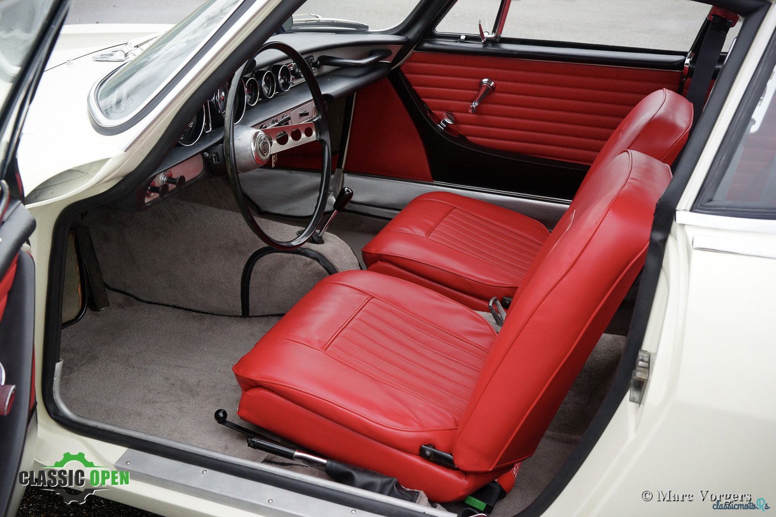 1963' Volvo P1800 Jensen photo #4