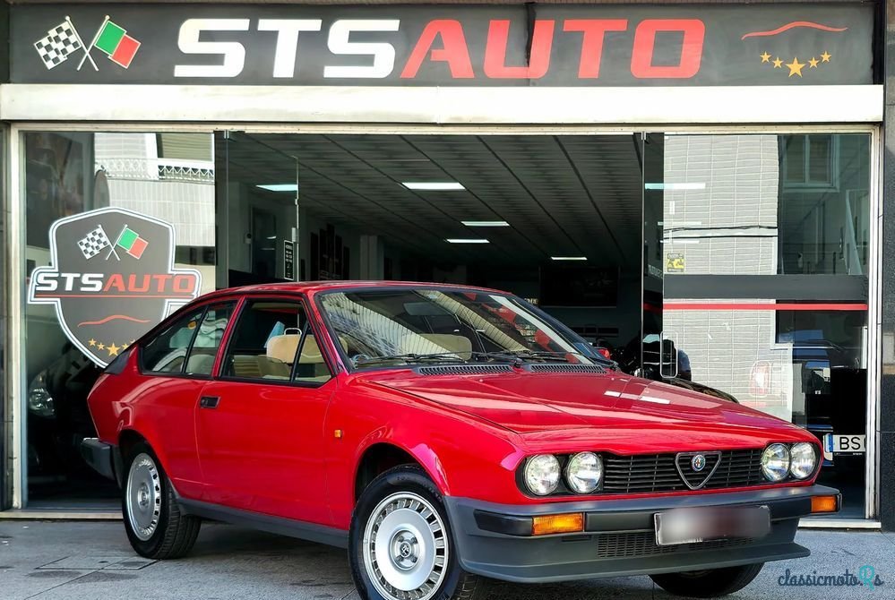 1982' Alfa Romeo GTV photo #2