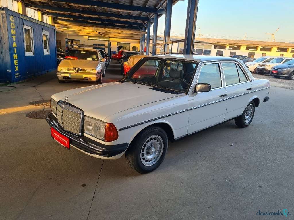 1977' Mercedes-Benz 240 W123 photo #1