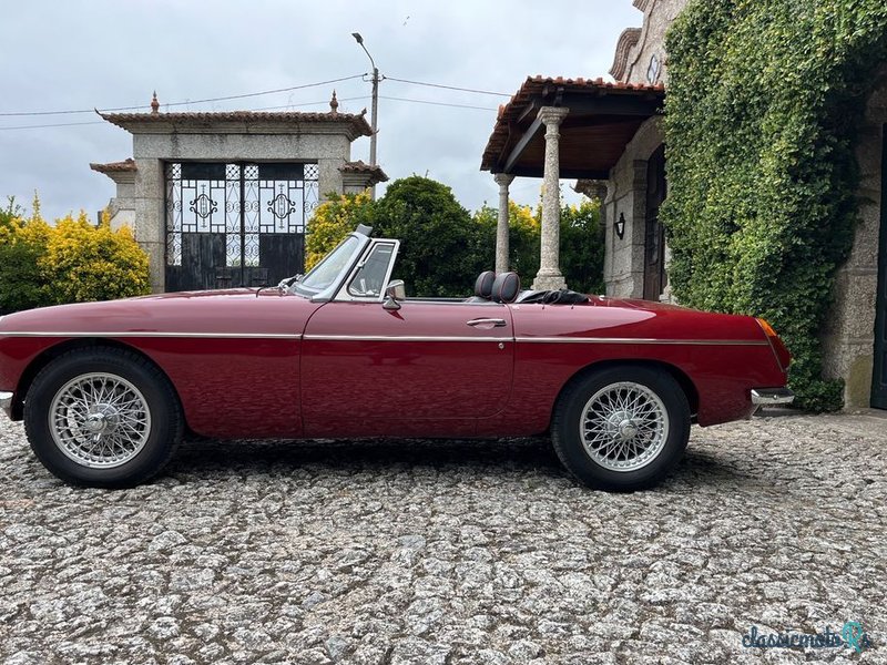 1974' MG MGB photo #2