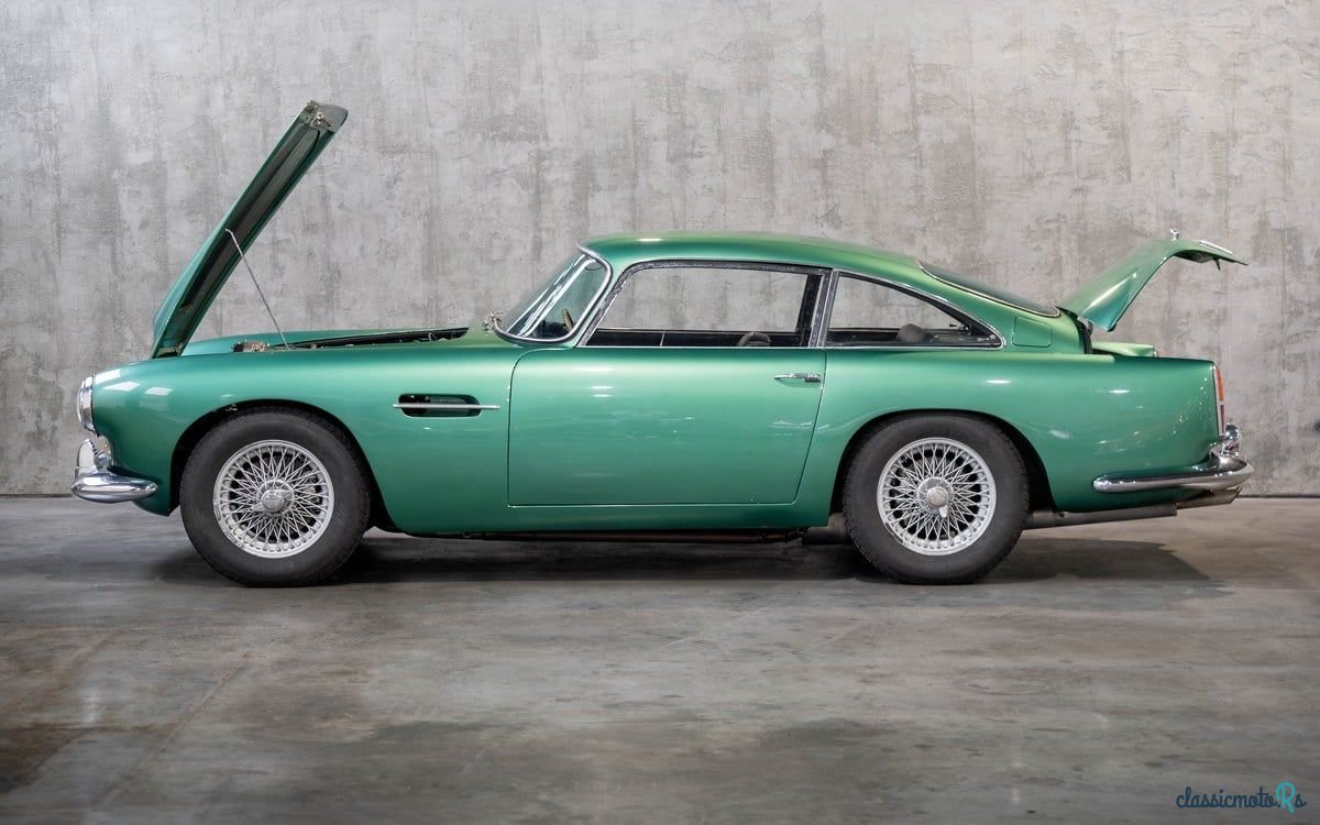 1960' Aston Martin DB4 photo #4