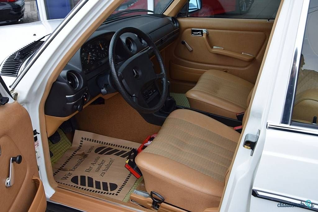 1980' Mercedes-Benz 200E W123 photo #4