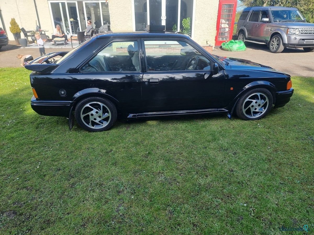 1989' Ford Escort photo #5