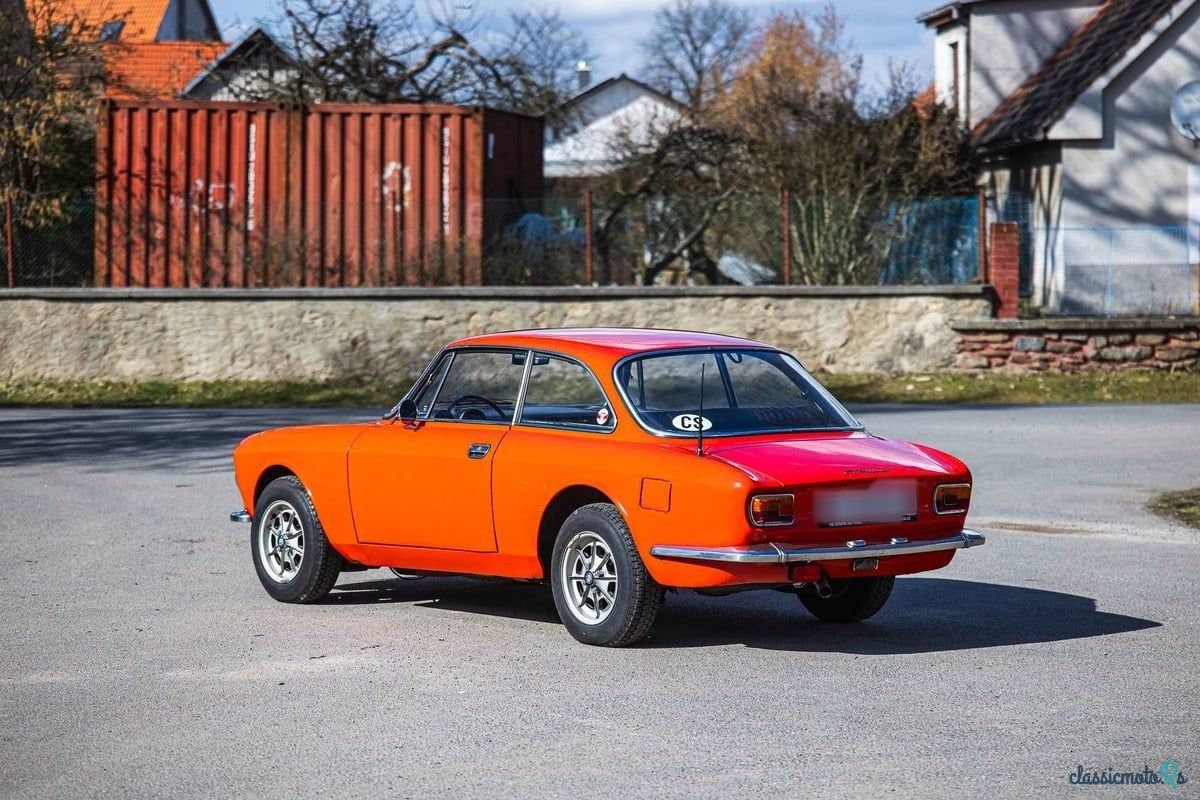 1971' Alfa Romeo GT photo #5