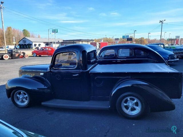 1941' Ford Custom photo #4