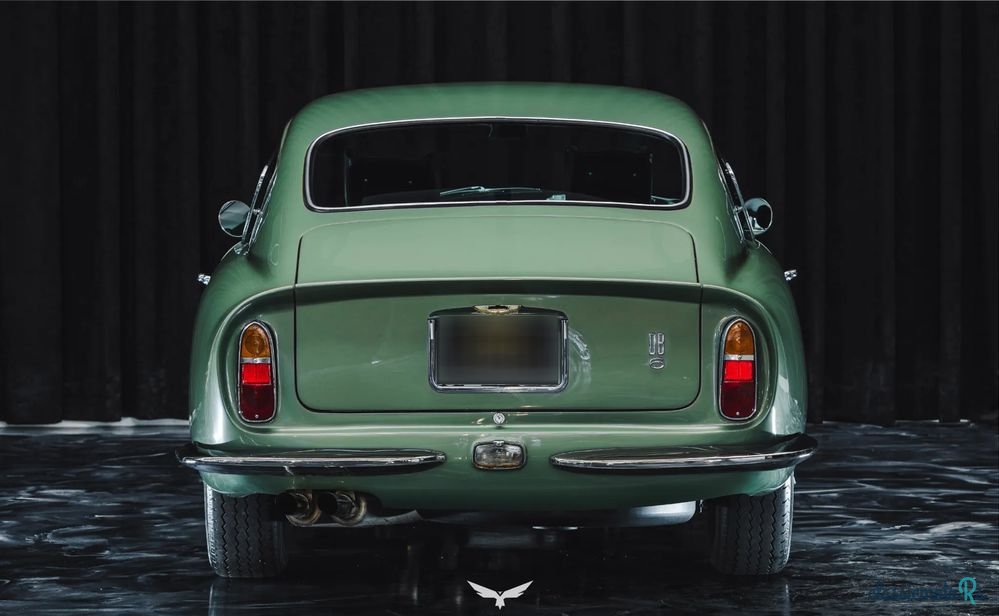 1967' Aston Martin DB6 Coupé photo #5