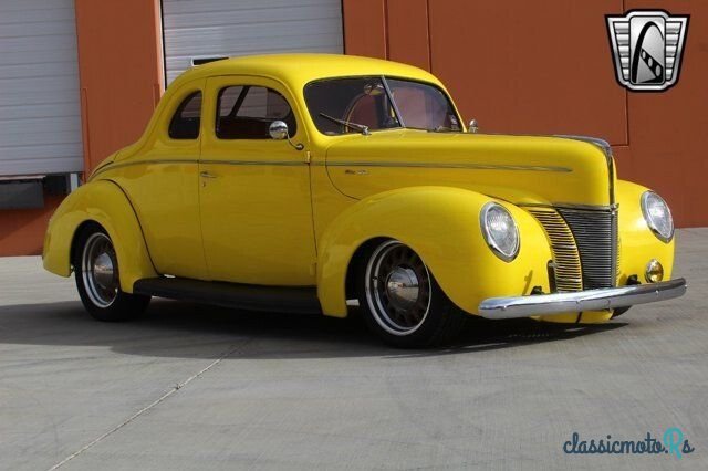 1940' Ford Deluxe photo #4