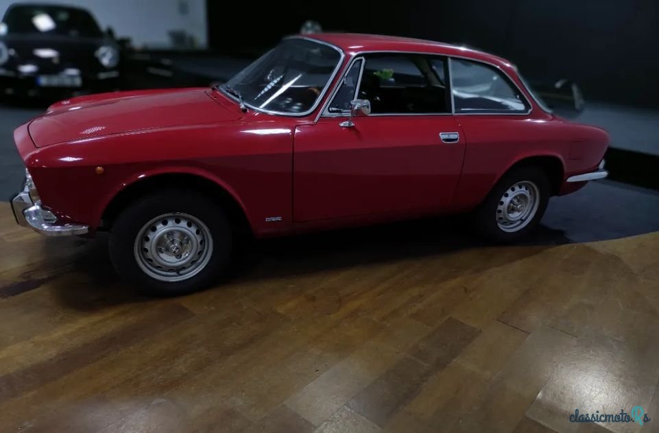 1982' Alfa Romeo Gt photo #4