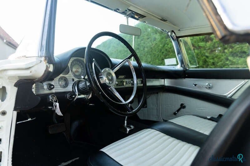 1957' Ford Thunderbird photo #2