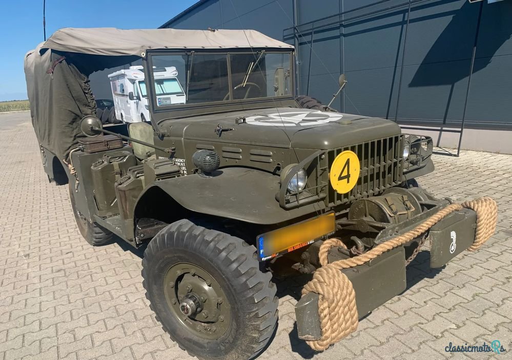 1942' Dodge photo #1