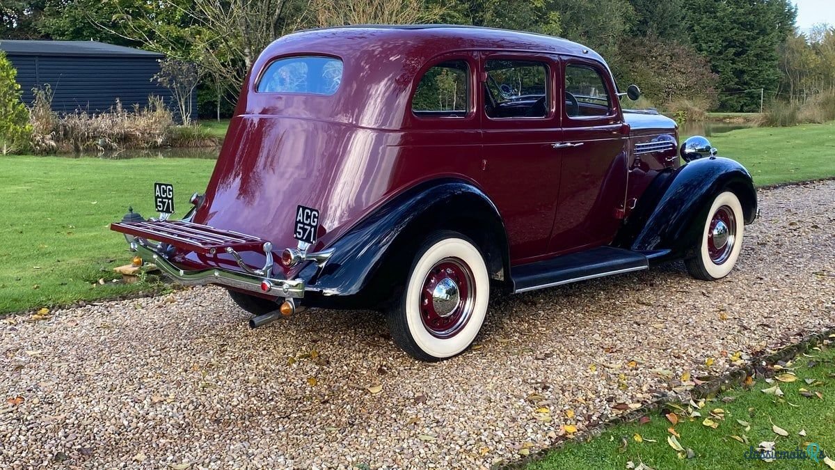 1935' Chrysler Airstream photo #4