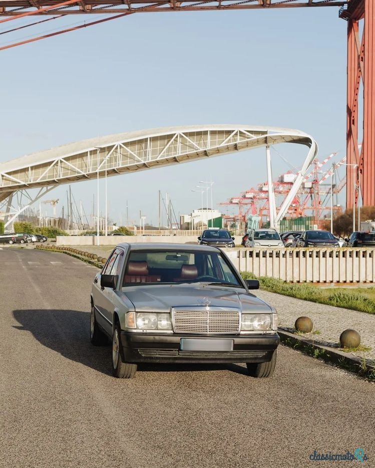 1988' Mercedes-Benz W201 190 D 2.5 photo #2