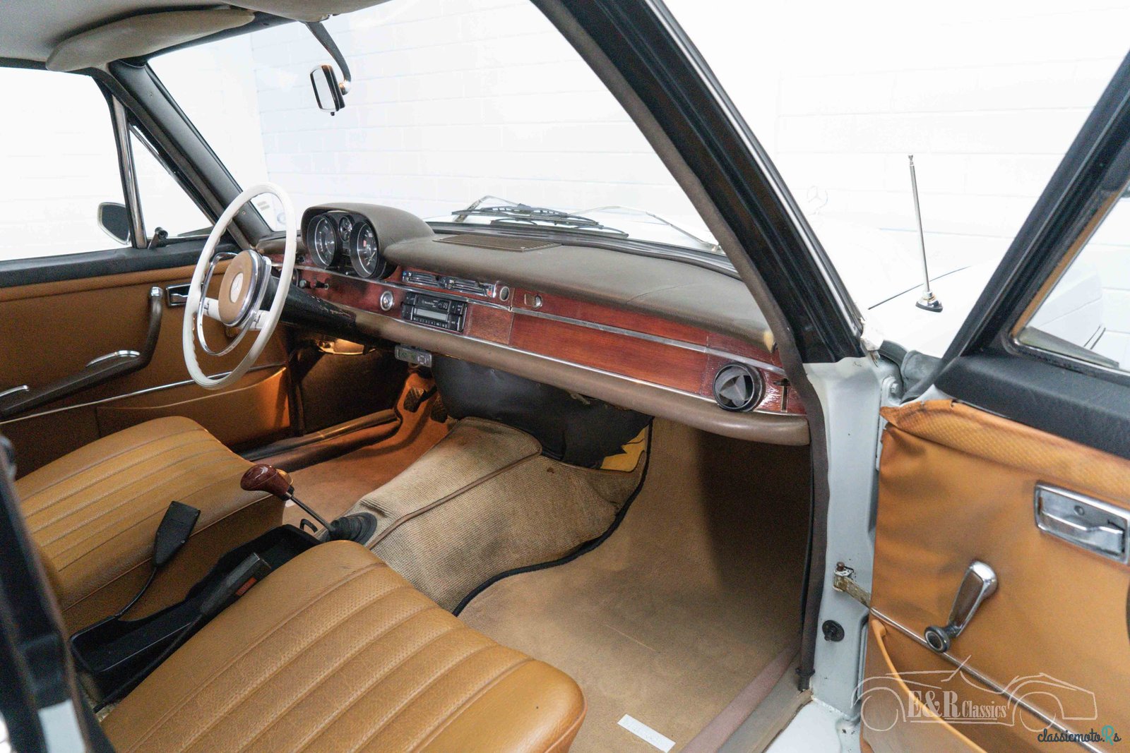 1968' Mercedes-Benz 250 photo #2