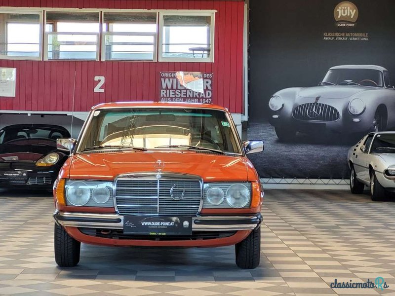 1979' Mercedes-Benz W123 photo #2