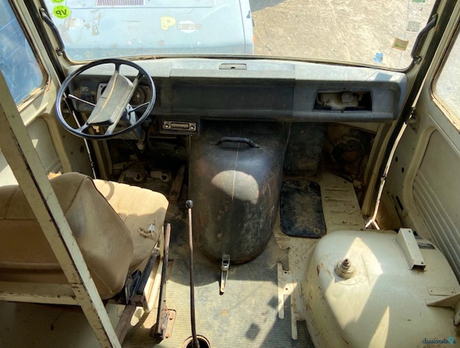 1976' Peugeot J7 Long Wheelbase photo #3