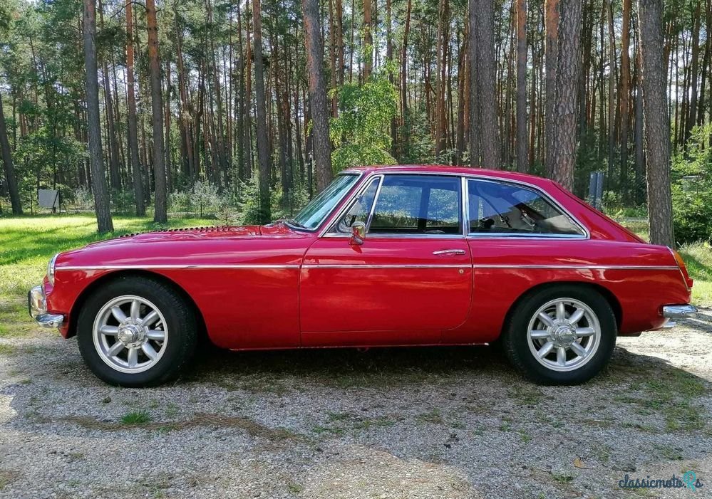 1968' MG GT photo #2