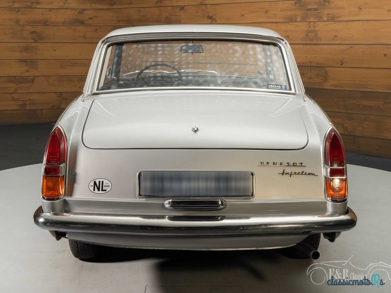 1967' Peugeot 404 photo #4