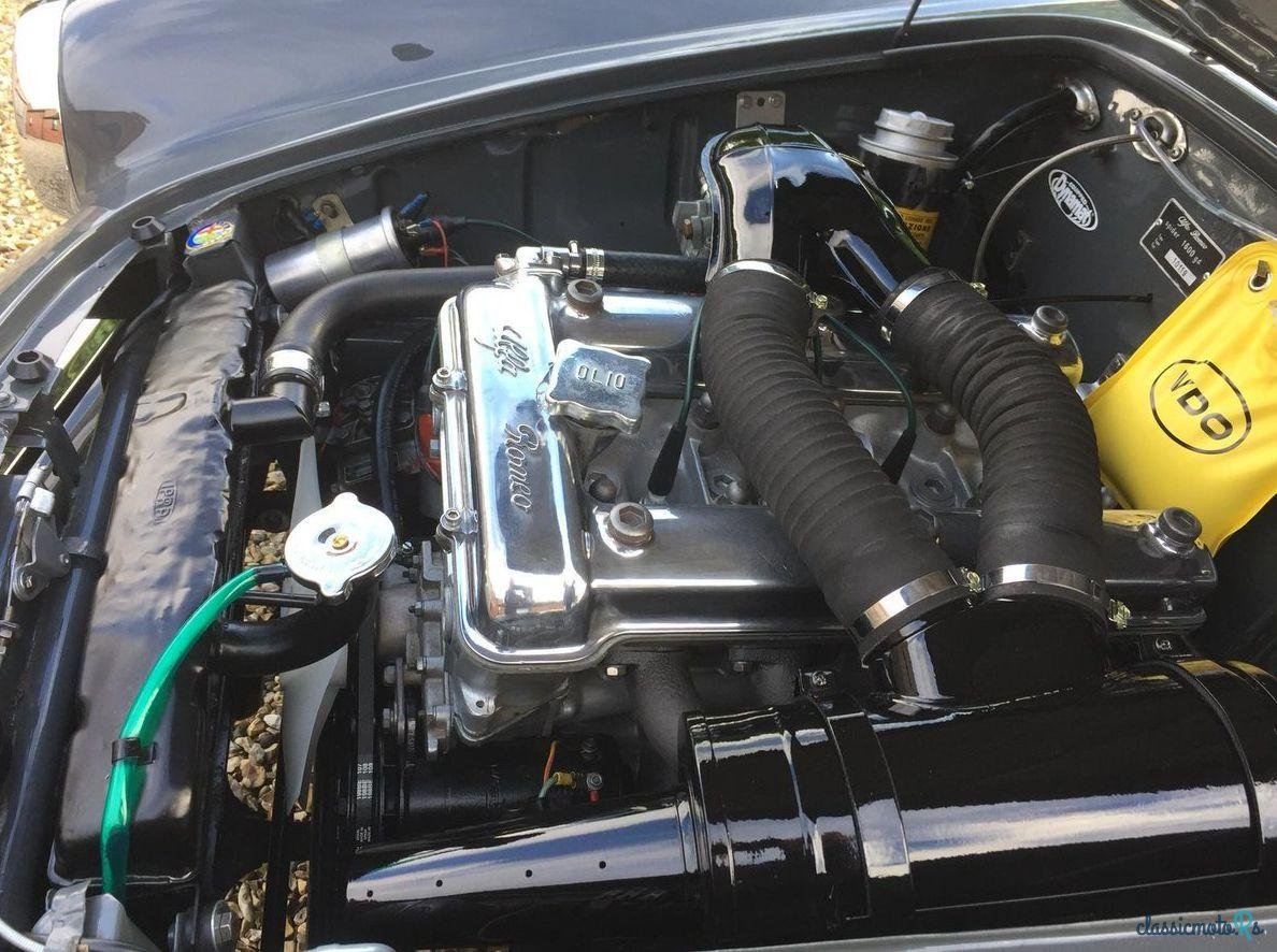 1963' Alfa Romeo Giulia Spyder 101-19 photo #2