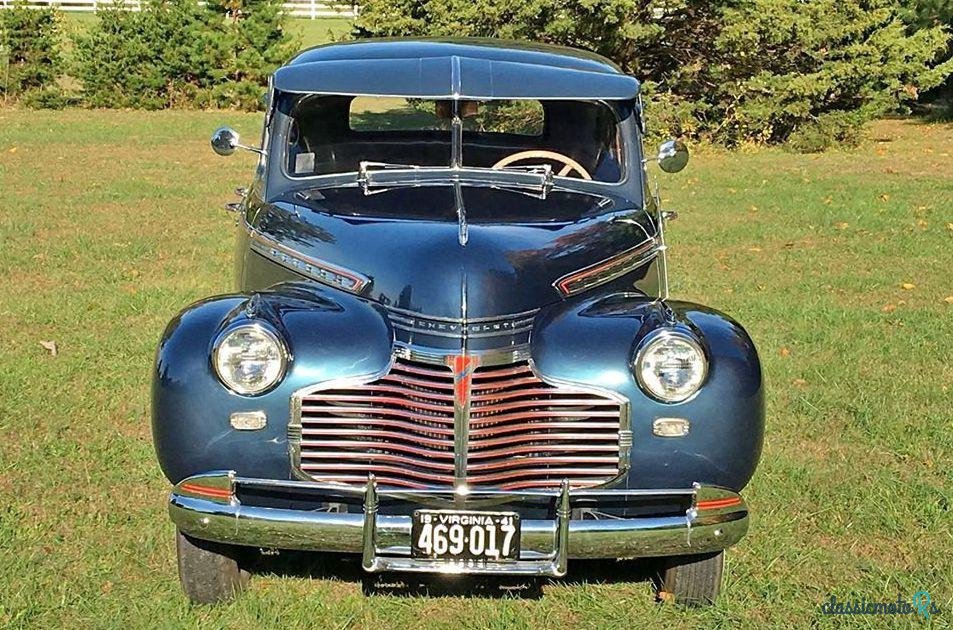 1941' Chevrolet Sedan photo #2