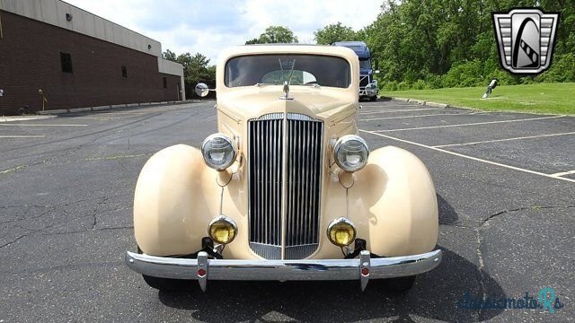 1937' Packard Model 115C photo #5