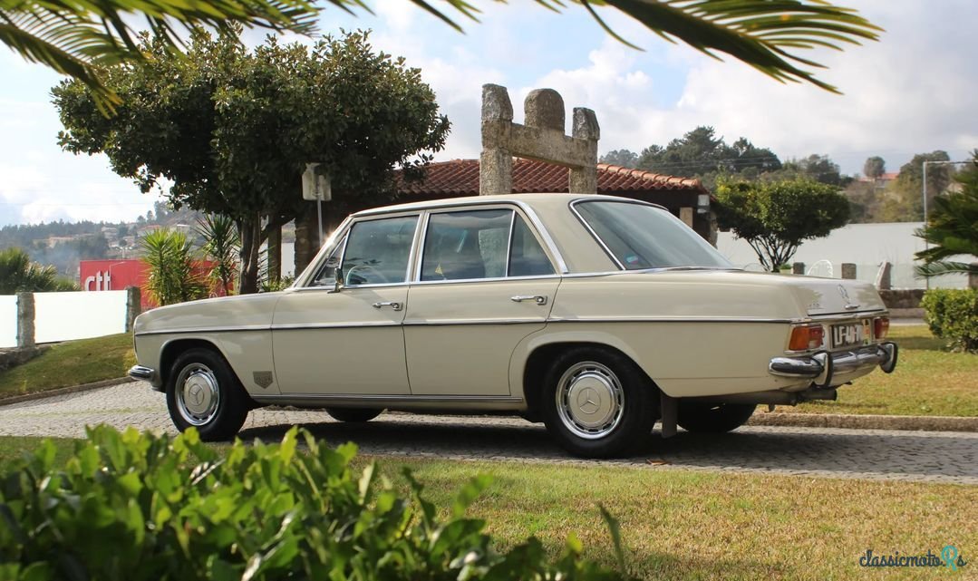 1970' Mercedes-Benz 220 photo #3