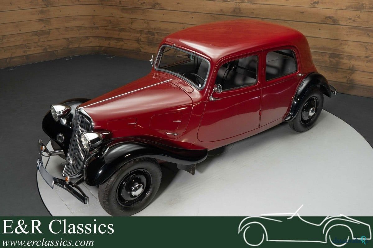 1935' Citroen Traction Avant photo #1